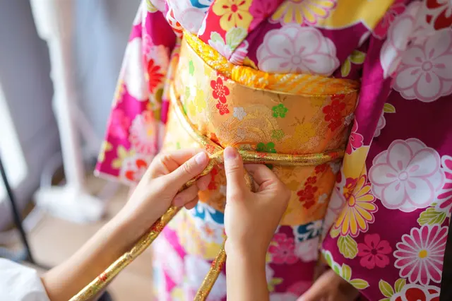 Kimono Basics: What You Need and How to Wear Them Well